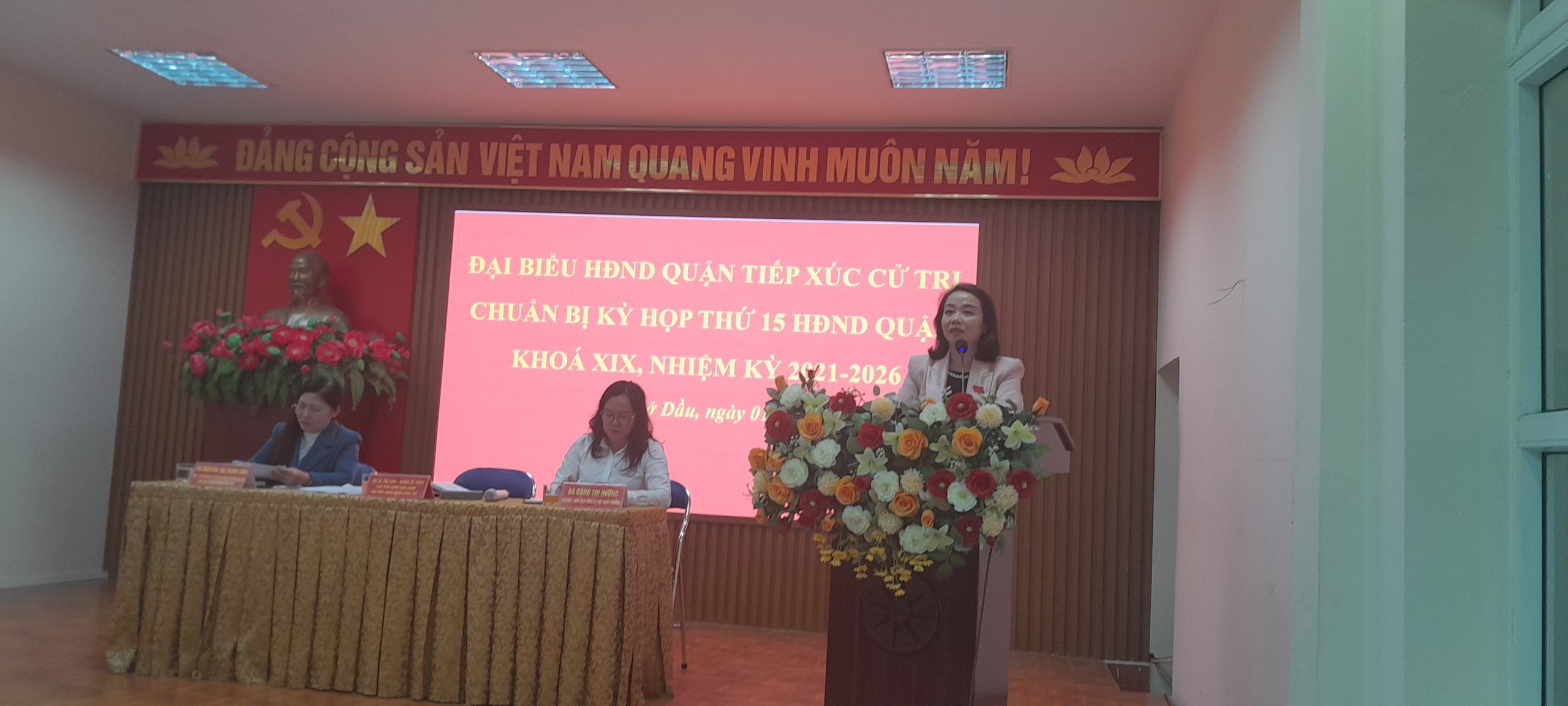 Đại biểu HĐND quận, tiếp xúc cử tri, chuẩn bị kỳ họp thứ 15 HĐND quận khóa XVIII.